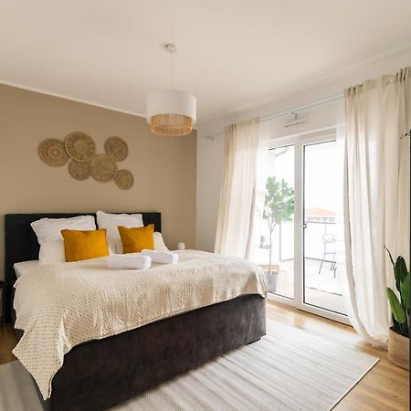 Dwellstay - Modernes Apartment I 55Qm I 2 Zimmer I Kueche I Bad I Terrasse I Tv I Wlan Bad Hersfeld Esterno foto