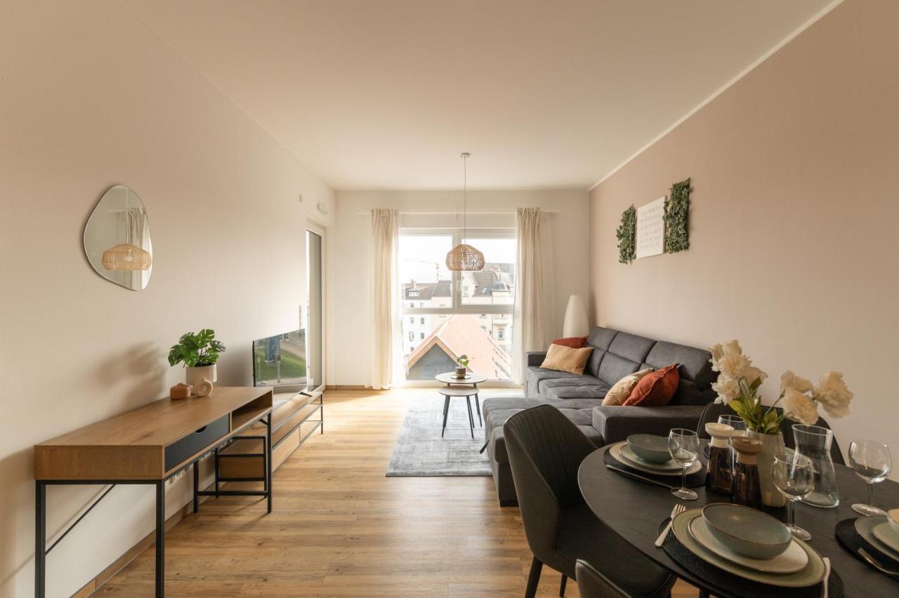 Dwellstay - Modernes Apartment I 55Qm I 2 Zimmer I Kueche I Bad I Terrasse I Tv I Wlan Bad Hersfeld Esterno foto