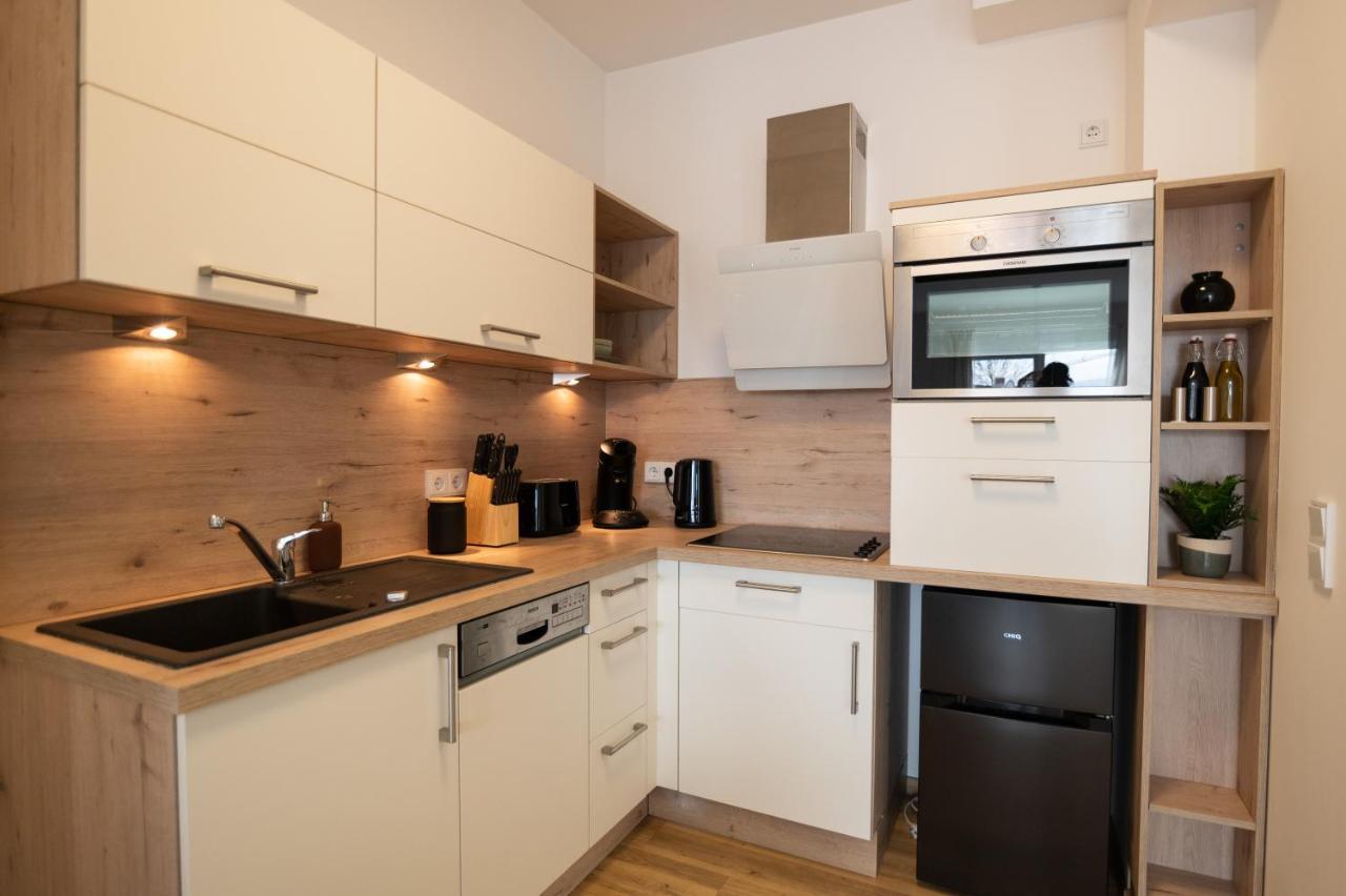 Dwellstay - Modernes Apartment I 55Qm I 2 Zimmer I Kueche I Bad I Terrasse I Tv I Wlan Bad Hersfeld Esterno foto