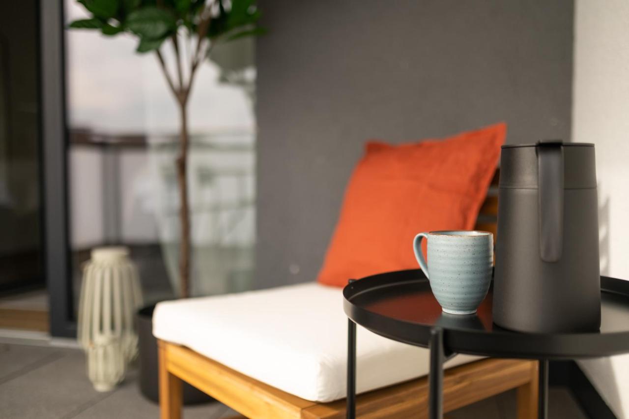 Dwellstay - Modernes Apartment I 55Qm I 2 Zimmer I Kueche I Bad I Terrasse I Tv I Wlan Bad Hersfeld Esterno foto