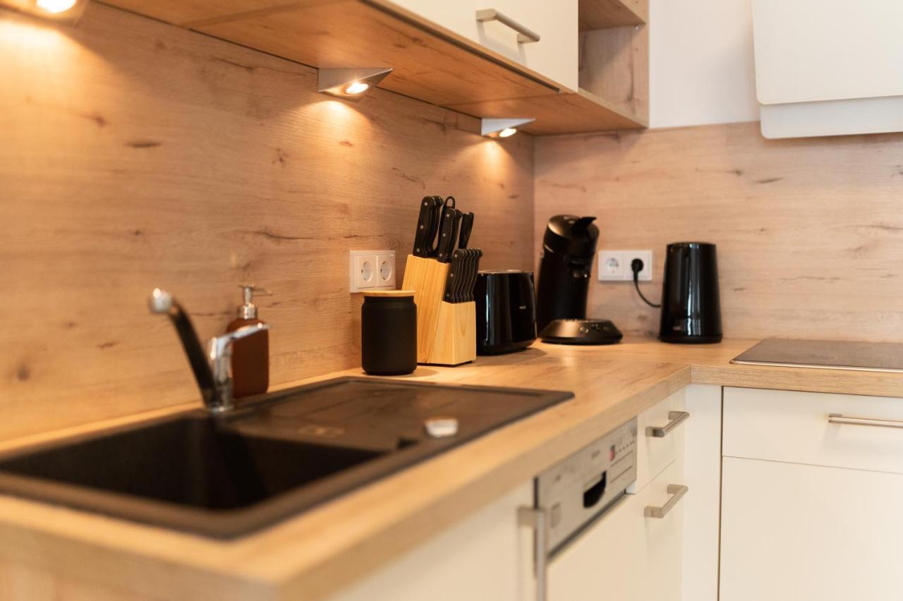 Dwellstay - Modernes Apartment I 55Qm I 2 Zimmer I Kueche I Bad I Terrasse I Tv I Wlan Bad Hersfeld Esterno foto